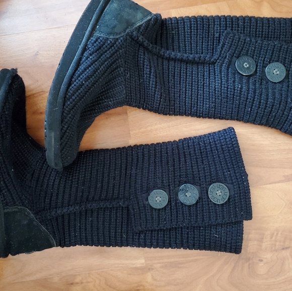 UGG Cardy Boots - Picture 1 of 3